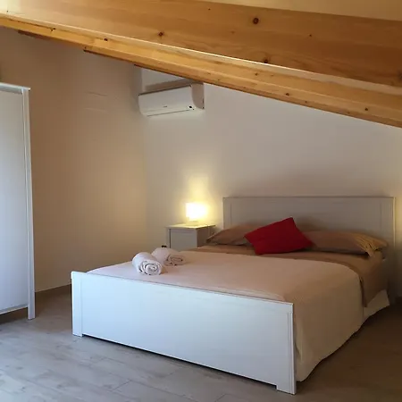 Terra Di Sicilia Apartment *